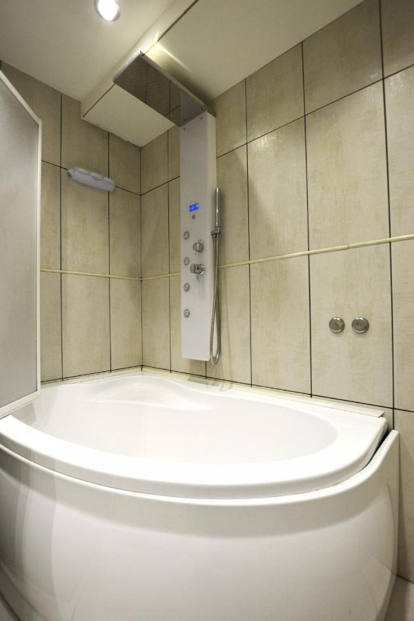 Suite Mimosa Con Piscina - Affitti Brevi Italia Sirmione Exterior foto
